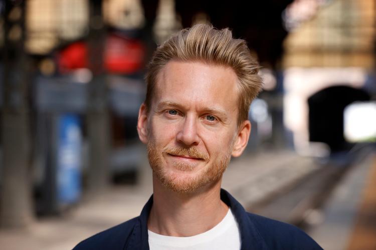 Huxi Bach optræder i rigtig mange af P1's programmer, og selv om han sikkert er både flink og rar, springer Sarah Skarum altså over dem. Foto: Jens Dresling