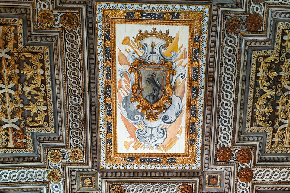 I loftet i klosterkirken i Palma di Montechiaro kan ma nse Tomasi-familiens våbenskjold. Foto: Maria Cristina Castellucci
