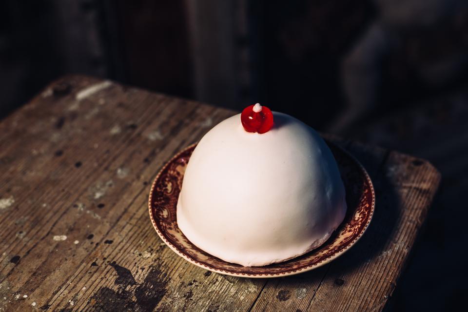 Minne di vergine er en traditionel kage formet som et kvindebryst.  Foto: Maria Cristina Castellucci