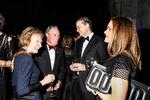 Mæcen Shelby White (tv.) ved siden af multimilliardær og tidligere borgmester i New York Michael Bloomberg, der står ved siden direktør på Metropolitan Museum Max Hollein og hans hustru, Nina Hollein, ved et arrangement på museet.  Foto: Krista Schlueter/Ritzau Scanpix