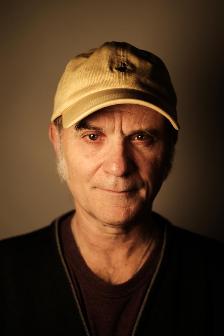 Lars Kjædegaard skriver om byen Helsingør og et broget opland af rige og fattige. 