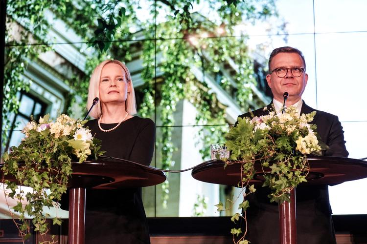 Alt åndede fordragelighed, da Riikka Purra, leder af det yderliggående højrefløjsparti De Sande Finner, i juni gik med i en ny regering under ledelse af Petteri Orpo, formand for det konservative parti Samlingspartiet.  Foto: Staff/Ritzau Scanpix