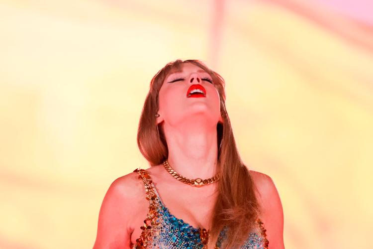 Taylor Swift optræder her på Sofi Stadium i Inglewood, Californien tidligere på måneden.  Foto: Michael Tran/Ritzau Scanpix