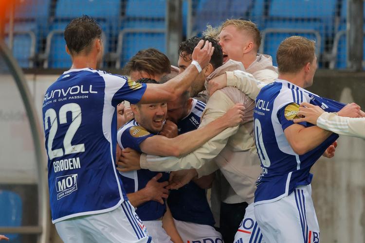 Moldes spillere jubler efter scoringen til 2-0, der samtidig slukkede Klaksviks CL-drøm. Foto: Svein Ove Ekornesvaag/Ritzau Scanpix
