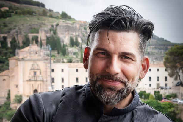 Jesús Segura er kok på Casas Colgadas, og den selvlærte kok har arbejdet på 38 forskellige restauranter i Spanien og fået Michelin-anbefaling​. Foto: Hanne Olsen