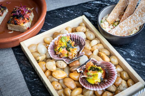 Chefkokken på Natura kreerer markedsretter med fokus på enkelhed af råvarer fra Cuencas spisekammer.​  Foto: Hanne Olsen