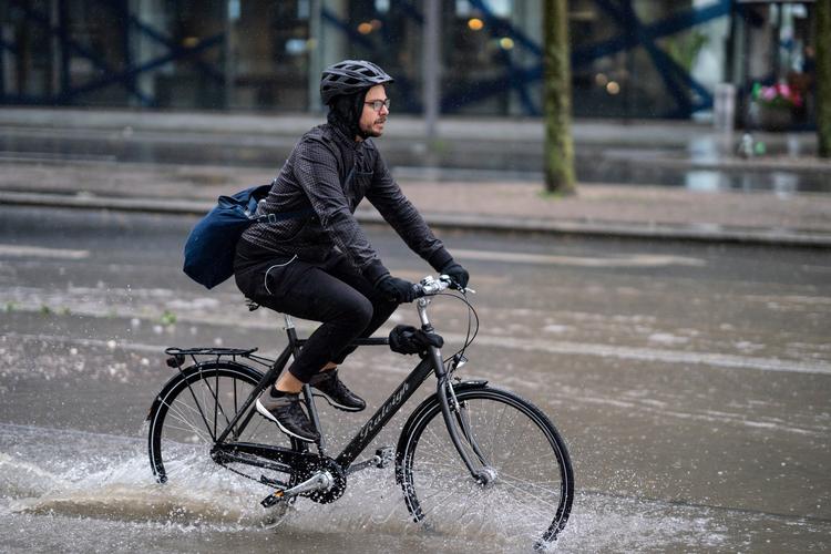 Der kan falde op mod 35 millimeter regn inden for en kort periode. Lokalt kan der falde mere, oplyser DMI. Foto: Anthon Unger