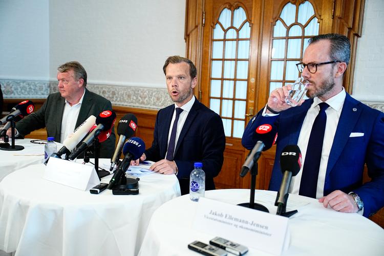 Justitsminister Peter Hummelgaard, udenrigsminister Lars Løkke Rasmussen og vicestatsminister Jakob Ellemann-Jensen på pressemødet.  Foto: Martin Sylvest/Ritzau Scanpix
