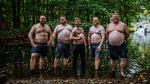 Man vil næppe bruge betegnelser som curvy eller dejlig rund og disse gutter.  Alt for tykke er nok snarere, hvad folk vil sige.  Foto: TV 2