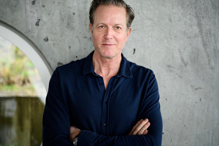 I tv-serien 'Sommerdahl' spiller Peter Mygind en politimand, der er fagligt dygtig, men ikke kan få privatlivet til at gå op.   Foto: Philip Davali/Ritzau Scanpix