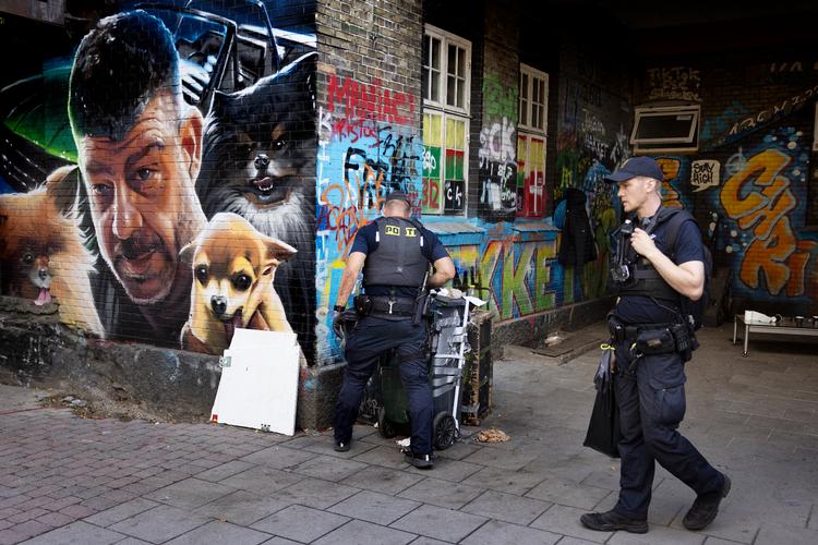 Efter skuddrabet på Christiania lørdag besluttede christianitterne på et borgermøde søndag aften, at de nu vil have Pusher Street ryddet.    Foto: Thomas Borberg