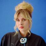 Eee gee alias Emma Grankvist har lavet et strålende album om sol, måne og stjerner – og hjertesorg.  Foto: Pr-foto / Niklas Adrian Vindelev