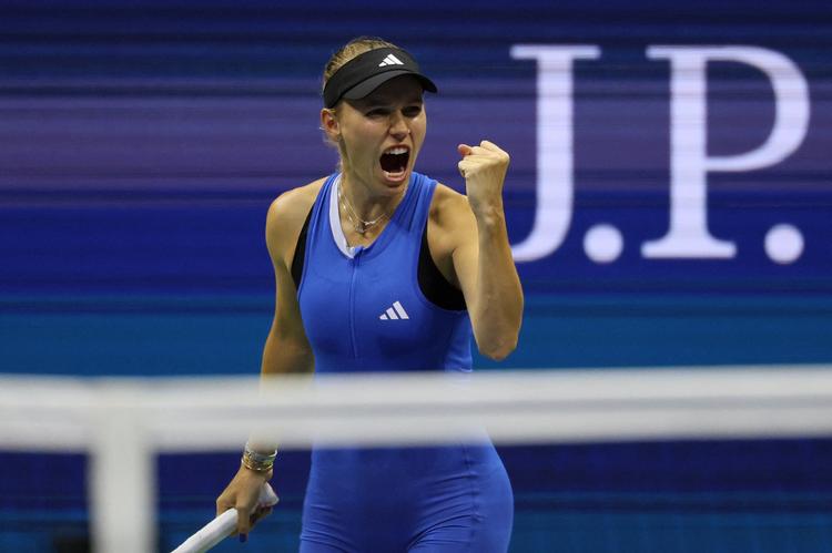 Som så ofte tidligere var det bundsolidt spil fra baglinjen, der banede vejen for sejren over Petra Kvitova. Wozniacki leverede 22 rene vinderslag og holdt mod verdensklassespilleren Kvitova antallet af uprovokerede fejl nede på 13 Foto: Brendan Mcdermid/Ritzau Scanpix