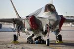 Danmark har indkøbt i alt 27 af disse F-35-fly, som over tid skal erstatte den nuværende flåde af F-16-fly Foto: Martin Lehmann