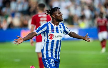 OB's Don Dreedson fejrer sin scoring mod Vejle.  Foto: Tim Kildeborg Jensen/Ritzau Scanpix