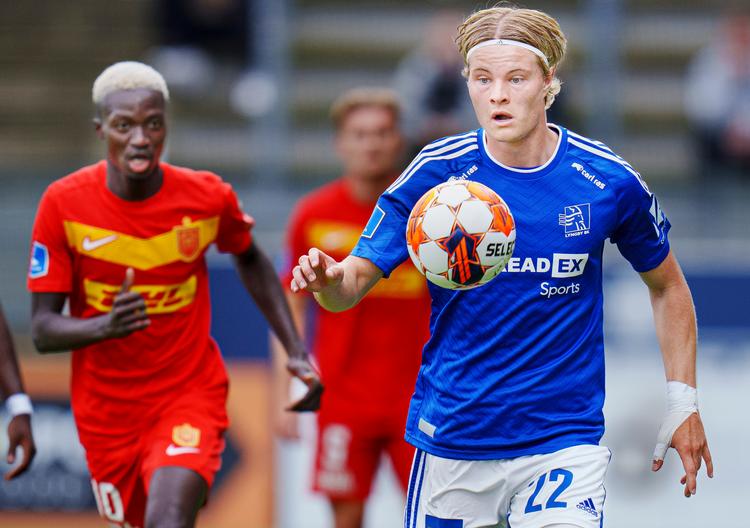Lyngbys Andri Lucas Gudjohnsen og FC Nordsjællands Mohammed Diomande under superligakampen mellem Lyngby Boldklub og FC Nordsjælland i Lyngby søndag den 3. september 2023..  Foto: Liselotte Sabroe/Ritzau Scanpix
