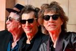  Keith Richards, Ron Wood og Mick Jagger ankom i strålende sol og 33 grader til præsentationen af deres nye album i Hackney. Som den eneste beholdt Keith Richards solbrillerne på indenfor på scenen i teatret i London. Foto: Daniel Leal/Ritzau Scanpix