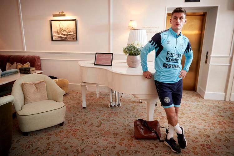 Joakim Mæhle er trådt ind i landsholdslejren til de to EM-kvalifikationskampe med højt humør efter at have skiftet klub i løbet af sommeren.  Foto: Jens Dresling