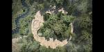Med et cirkelformet gigantshelter lægger tegnestuen Effekt op til at skabe et ude-, inde- og mødested for de 75.000, der årligt går natur- og kunstruten Deep Forest Art Land.  Visualisering Effekt Arkitekter