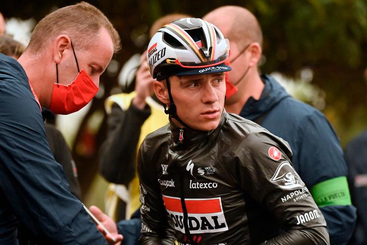 Det har været lidt af en rutsjeturs-weekend for Quick Steps Remco Evenepoel. Han oplevede både modgang og total triumf. Men måden, hvorpå han håndterer op- og ikke mindst nedturene, bør han håndtere bedre, mener Brian Vandborg i denne klumme.  Foto: Jose Jordan/Ritzau Scanpix