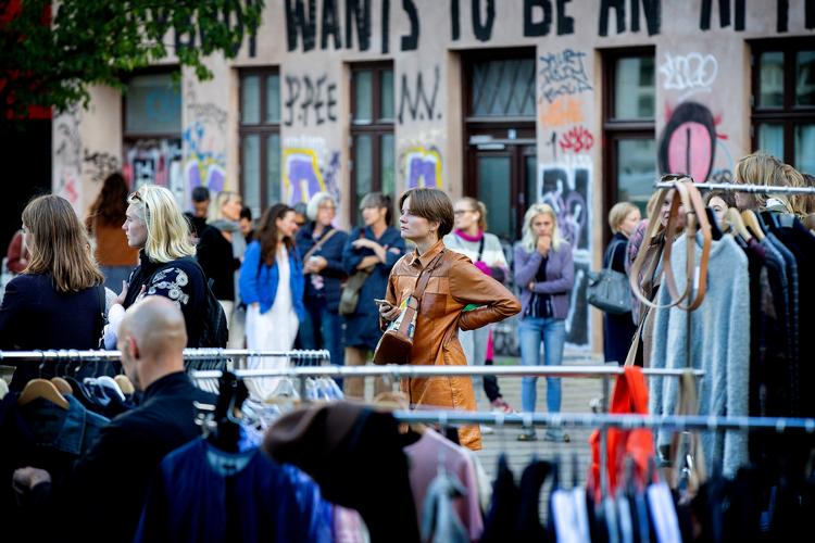 Der er loppemarkeder over hele byen i weekenden.  Foto: Finn Frandsen