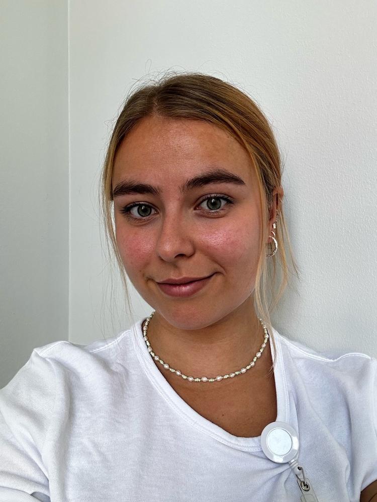 Sara Xenia Sandager Næser blev ansat i et job på Bispebjerg Hospital sidste år, hvor hun skal arbejde hver sjette weekend. Privatfoto 