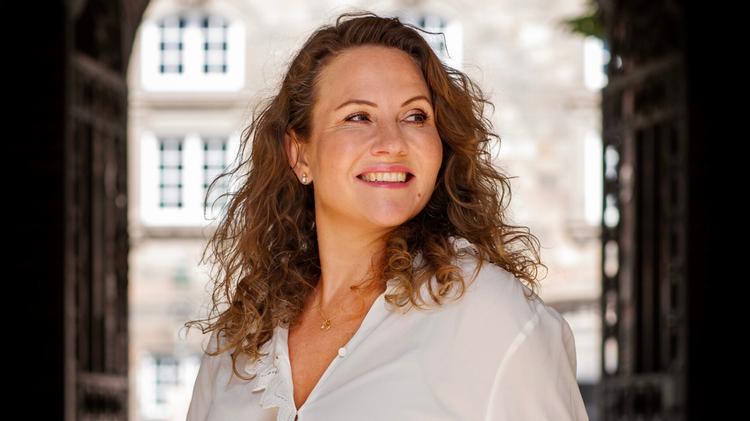 Christiane Vejlø er mest kendt for lave podcasts og forudsige trends, men hendes bedste karriereråd er at blive bartender. 