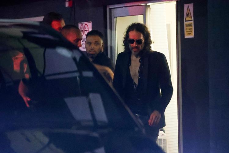 Russell Brand ses her efter sin seneste optræden - det var i lørdags på Wembley Park Theatre i London.  Foto: Susannah Ireland/Ritzau Scanpix