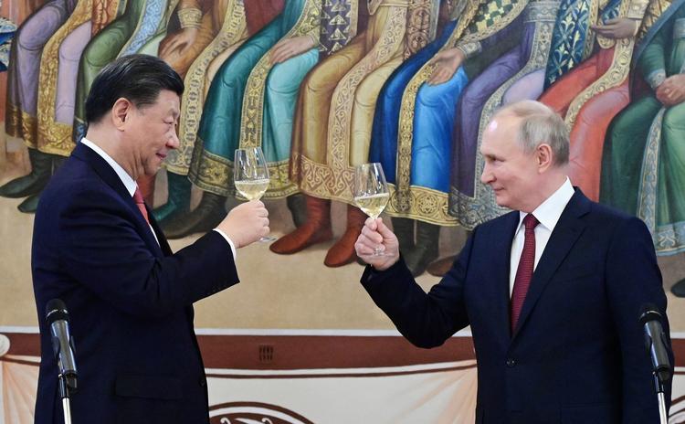 Xi Jinping besøgte Vladimir Putin i Moskva i marts. Nu er det den russiske præsidents tur til at rejse til Kina. Foto: Sputnik/Ritzau Scanpix