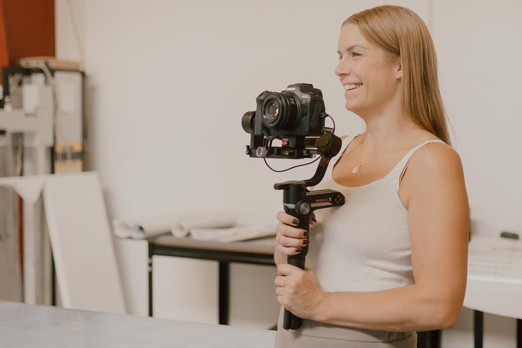 Nadja Fremming elskede sit job på akutafdelingen på sygehuset. Men de mange vagter og små børn passede ikke sammen. Nu har hun forladt sundhedsvæsenet og er blevet fotograf. Fotograf: Nadja Fremming 