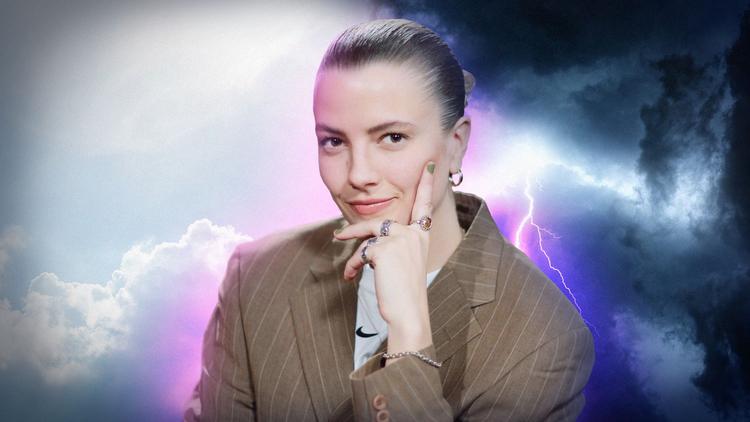 'Ellen Imellem' har indtil videre kun kørt i en sæson. Her medvirkede blandt andre Pernille Skipper og Morten Messerschmidt.  Foto: Christian Børsmose Trip / DR