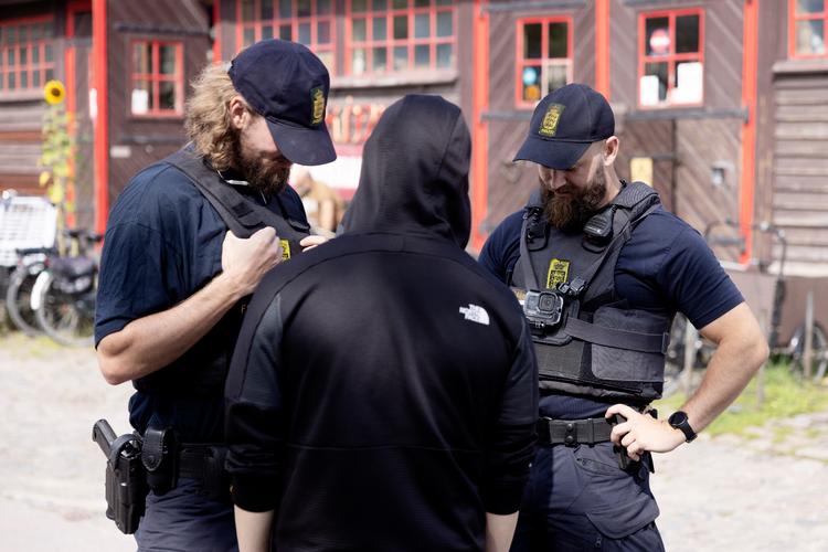 Unge risikerer ifølge Institut for Menneskerettigheder at blive fastholdt i kriminalitet, når de har en stor gæld til det offentlige i sagsomkostninger. (Arkivfoto) Foto: Thomas Borberg