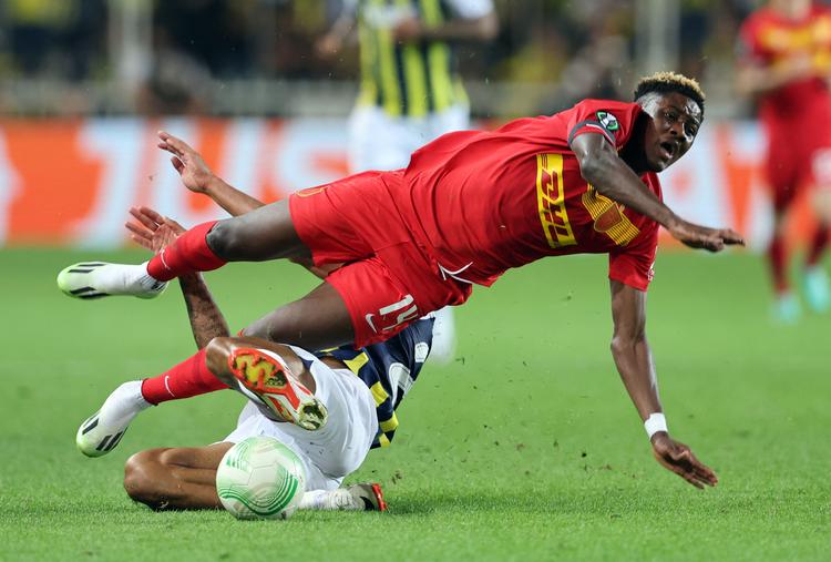 Som de øvrige FC Nordsjælland-spillere havde højrekanten fra Ghana, Ibrahim Osman, det svært i Istanbul. Foto: Umit Bektas/Ritzau Scanpix