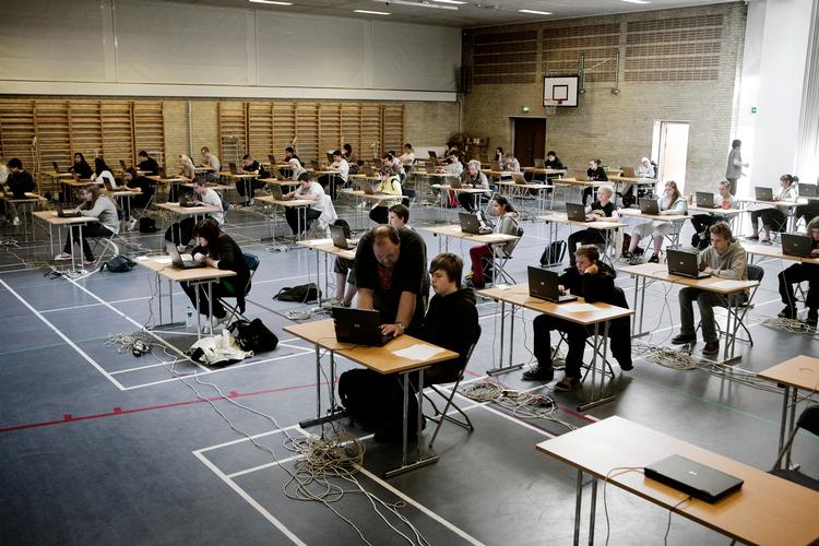 Det er et krav, at elever skal have mindst 02 i gennemsnit i otte obligatoriske prøver for at bestå 9. klasse i folkeskolen. Foto: Jonas Pryner Andersen