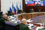 Det russiske forsvarsministerium har delt dette billede, hvor Viktor Sokolov angiveligt deltager i et møde via videoforbindelse Det russiske forsvarsministerium 