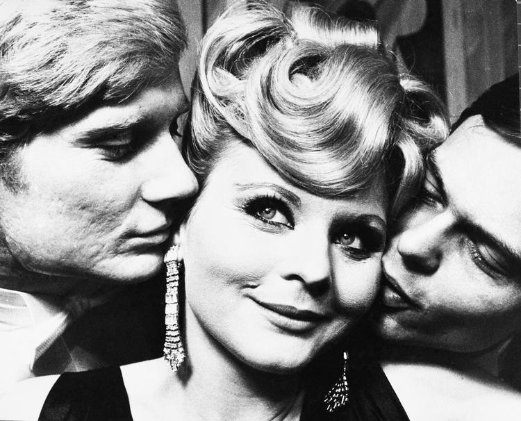 Lone Hertz har fået fire ønskebørn.  Men som ung skuespillerinde i 1950'erne og 1960'erne gennemlevede hun tre illegale aborter. Nu fortæller hun om de nedværdigende oplevelser.   Foto: Mogens Berger