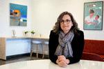 Lis Munk, formand for Jordemoderforeningen, har pludselig fået forhåbninger om, at også hendes medlemmer kan få del i det lovede lønløft. Foto: Finn Frandsen