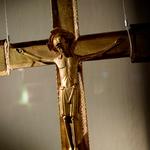 Et krucifiks er en figur af Jesus på korset, og krucifikser og kors har samme religiøse betydning, lyder det fra en teologiprofessor. Derfor giver det ingen mening, når Justitsministeriet skelner mellem de to symboler. Foto: Thomas Borberg/Ritzau Scanpix