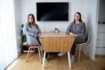 Anastasiia Horliukova og Daria Boiko (til højre) er blandt de tilkomne ukrainere, der var klar til at arbejde fra første dag i Danmark. Foto: Jacob Ehrbahn