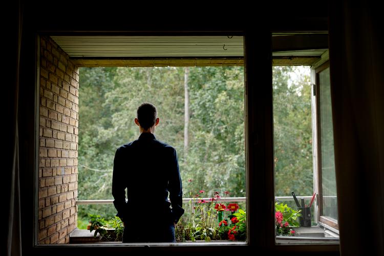 Simon er blevet udsat for psykisk vold både af sin stedfar som barn og siden af sin kone, som han nu er skilt fra. Foto: Jacob Ehrbahn