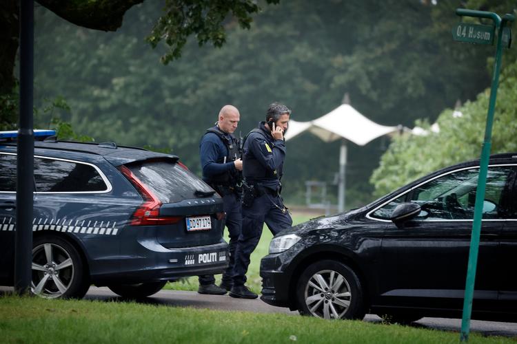 Politiet efterforsker på Pilesvinget i Brønshøj, hvor en 21-årig mand blev udsat for et voldsomt overfald. Foto: Jens Dresling
