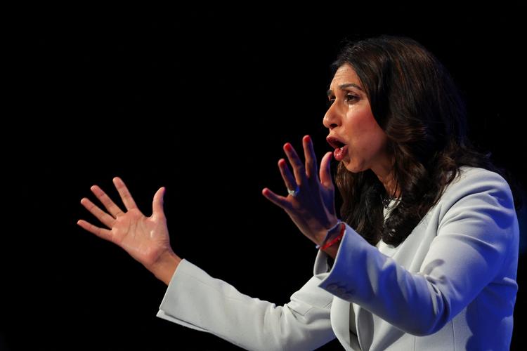  Den konservative indenrigsminister Suella Braverman høstede byger af klapsalver efter sine voldsomme udfald mod masseindvandring og det multikulturelle samfund.    Foto: Toby Melville/Ritzau Scanpix