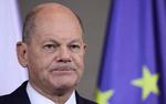 Olaf Scholz kritiseres fra begge sider i tysk politik, fordi han står i vejen for levering af langtrækkende missiler til ofrene for Putins angreb. Foto: Liesa Johannssen/Ritzau Scanpix