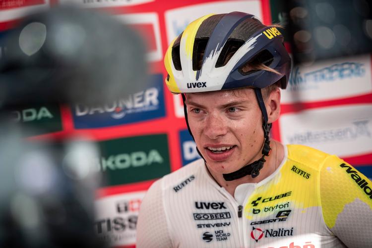Madis Mihkels er blevet trukket ud af det kinesiske løb Tour of Guangxi efter en video, der er lagt på Instagram, hvor han  håner kinesere ved at trække i sine øjne for at gøre dem smalle.   Foto: Fabian Strauch/Ritzau Scanpix