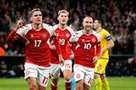 EM-kvalifikation i Parken: Danmark - Kasakhstan. Danmarks Robert Skov har scoret til 2-0 og jubler med Jonas Wind og Christian Eriksen. Foto: Jens Dresling