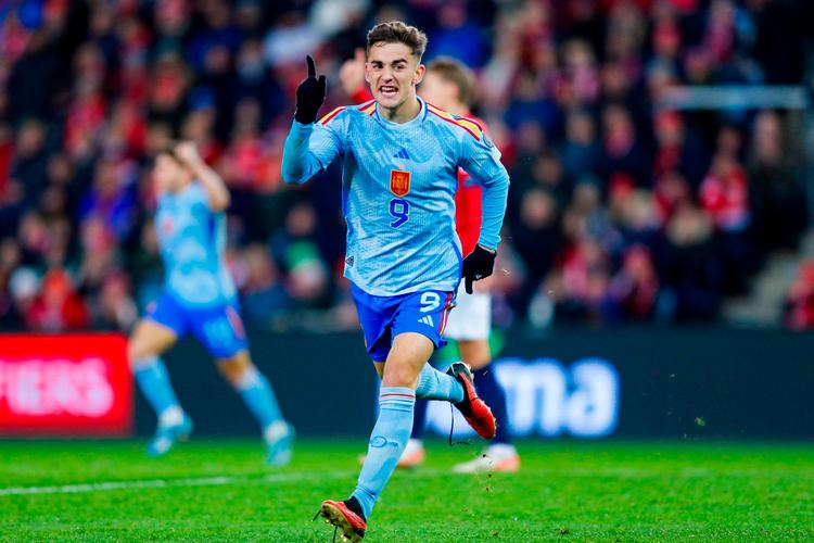 Gavi blev matchvinder for Spanien, der slog Norge 1-0 og sikrede sig en billet til EM i Tyskland næste år. Foto: Frederik Ringnes/Ritzau Scanpix