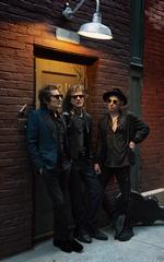 The Rollig Stones skuffer ikke, de er ikke pinlige. Og som helhed vil de fleste fans nok være tilfredse. Ja, mange vil sikkert diskutere om det måske ikke er det bedste Stones-album i 40 år? Jeg hælder til det.  