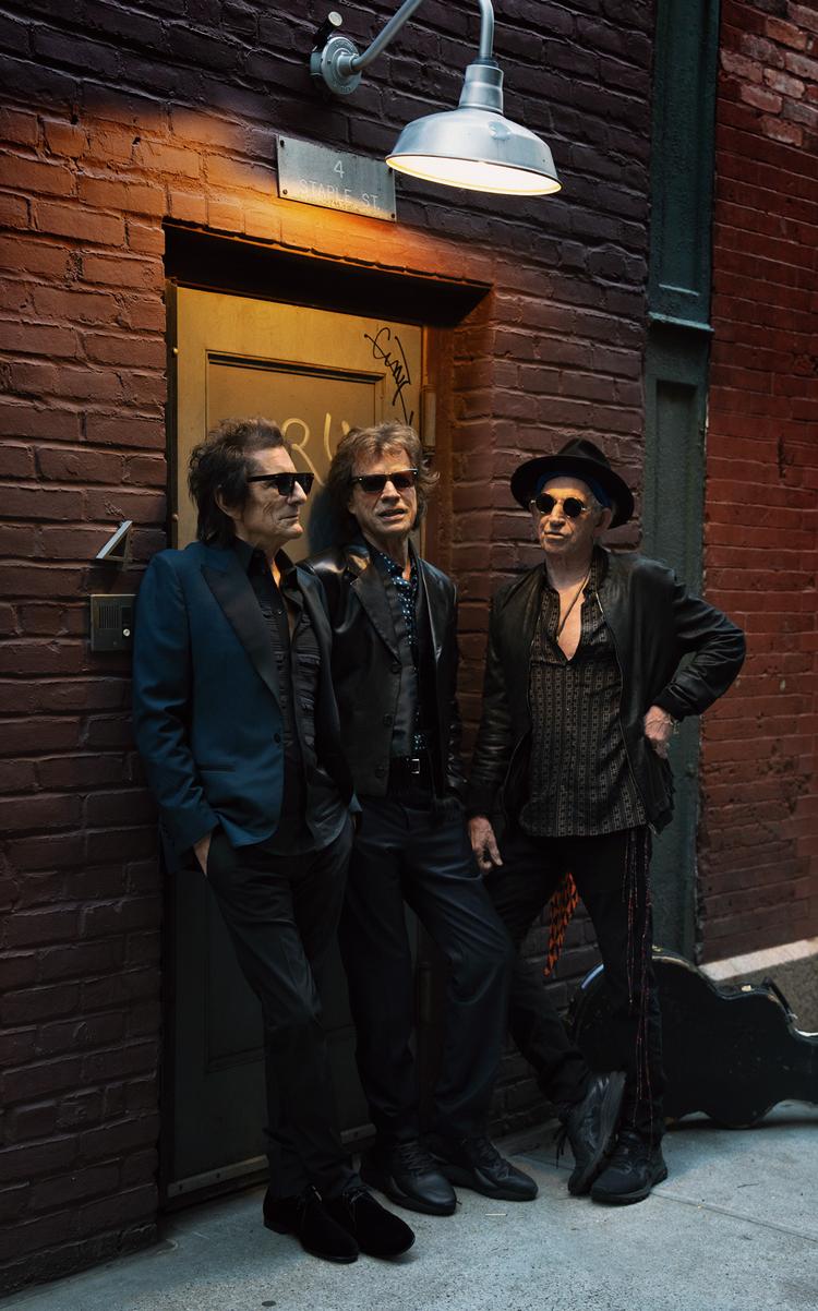 The Rollig Stones skuffer ikke, de er ikke pinlige. Og som helhed vil de fleste fans nok være tilfredse. Ja, mange vil sikkert diskutere om det måske ikke er det bedste Stones-album i 40 år? Jeg hælder til det.  