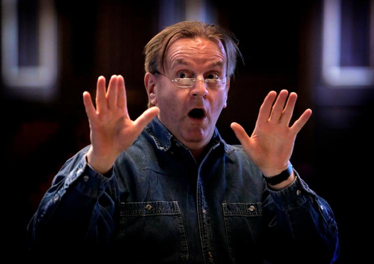 Bo Holten fotograferet under en prøve med sit kor Musica Ficta, med hvem han dyrker vokalmusik fra renæssancen. Foto: Jens Dresling