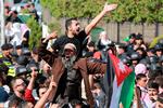 Vreden ulmer og bobler i 'den arabiske gade'. Her i Jordans hovedstad, Amman, men også i både Libanon, Egypten og på Vestbredden, der styres af Det Palæstinensiske Selvstyre, der modsat Hamas i Gaza samarbejder med Israel. Foto: Khalil Mazraawi/Ritzau Scanpix